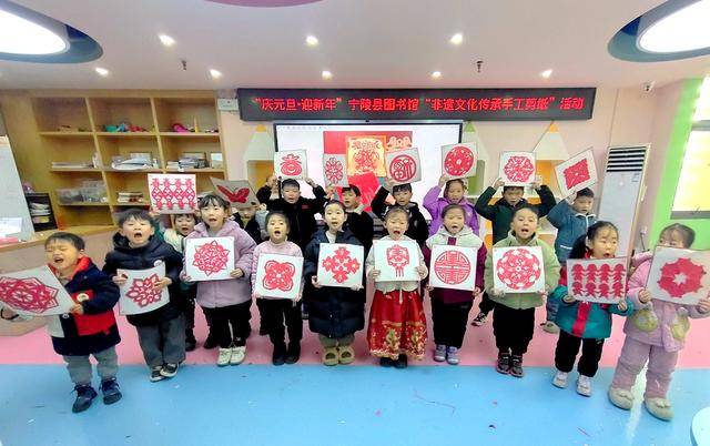 宁陵县图书馆：图书馆里的巾帼芳华:图书馆